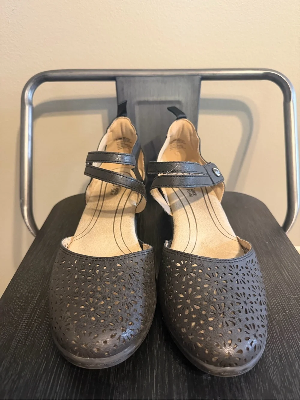 JBU by Jambu Bethany Black Laser Cut Mary Jane Comfort Shoes 9.5